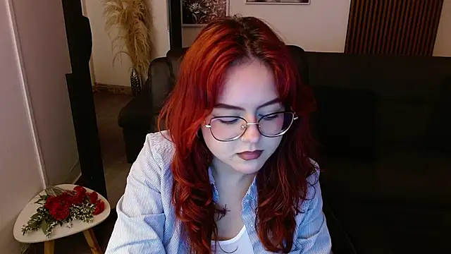 Snapshot of crimson_tati_ chatting on February 2025 06:02:01 AM crimson tati online show from February 2025 06:02:01 AM