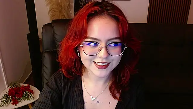 Snapshot of crimson_tati_ chatting on March 2025 06:52:02 AM crimson tati online show from March 2025 06:52:02 AM