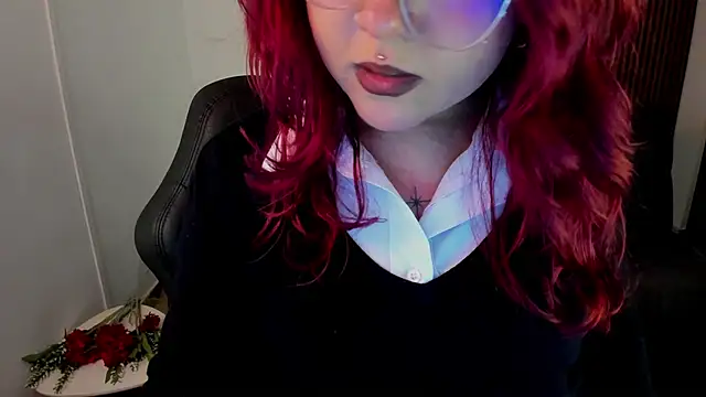 Snapshot of crimson_tati_ chatting on September 2025 05:29:02 AM crimson tati online show from September 2025 05:29:02 AM