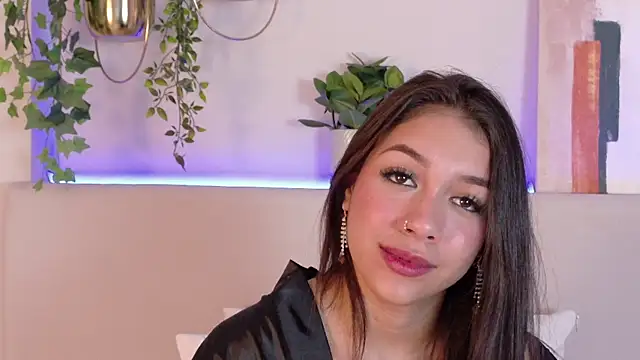 Snapshot of MiaOconner chatting on January 2025 05:48:01 PM MiaOconner online show from January 2025 05:48:01 PM