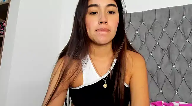 Snapshot of AriaMontgomery chatting on December 2024 01:29:01 AM AriaMontgomery online show from December 2024 01:29:01 AM