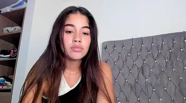 Snapshot of AriaMontgomery chatting on December 2024 05:40:02 AM AriaMontgomery online show from December 2024 05:40:02 AM