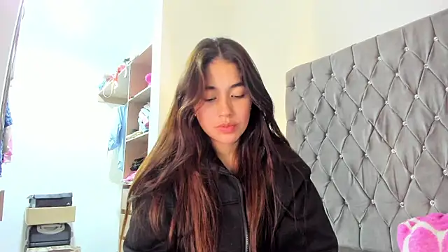 Snapshot of AriaMontgomery chatting on January 2025 07:17:01 AM AriaMontgomery online show from January 2025 07:17:01 AM