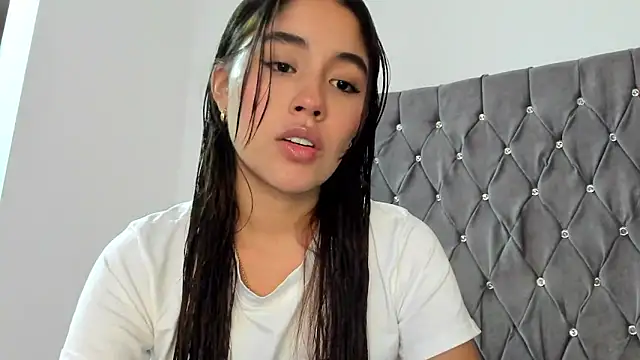 Snapshot of AriaMontgomery chatting on January 2025 05:47:02 AM AriaMontgomery online show from January 2025 05:47:02 AM