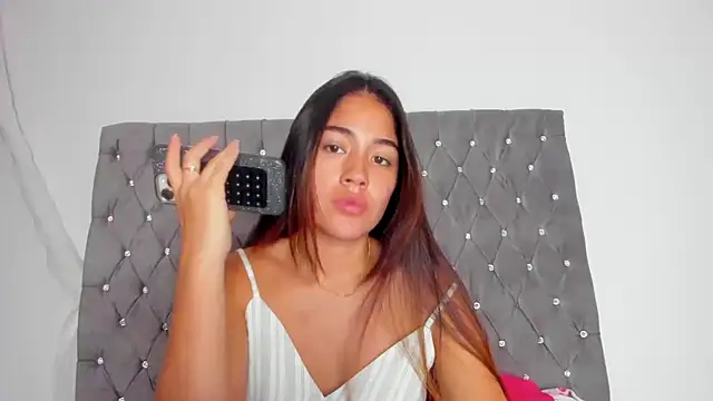 Snapshot of AriaMontgomery chatting on September 2025 01:07:01 AM AriaMontgomery online show from September 2025 01:07:01 AM