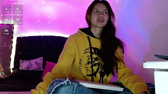 Snapshot of holy_juli chatting on January 2025 06:53:02 AM holy juli online show from January 2025 06:53:02 AM