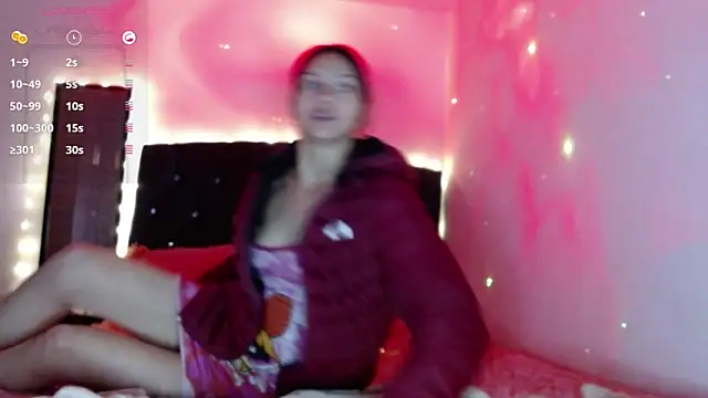 Snapshot of holy_juli chatting on February 2025 04:25:01 AM holy juli online show from February 2025 04:25:01 AM