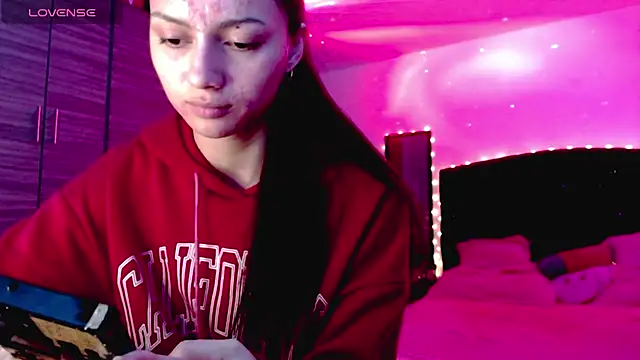 Snapshot of holy_juli chatting on November 2025 04:14:02 AM holy juli online show from November 2025 04:14:02 AM