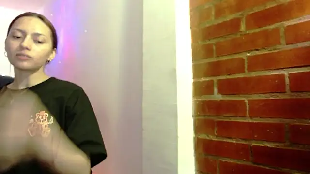 holy juli online show from March 2026 03:32:01 AM