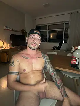 Snapshot of Kaueleon chatting on April 2026 03:12:01 AM Kaueleon online show from April 2026 03:12:01 AM