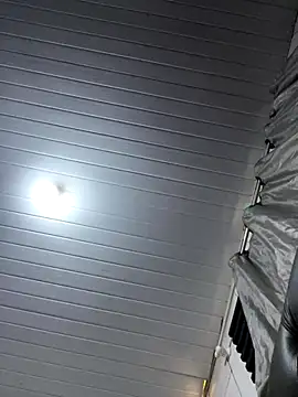 luara1988 online show from September 2025 06:00:01 PM