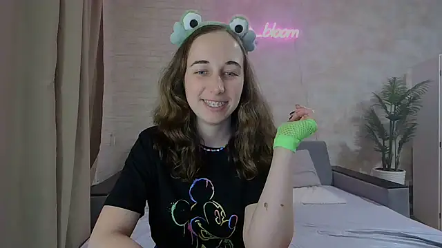 Anika bloom online show from February 2025 03:18:02 AM