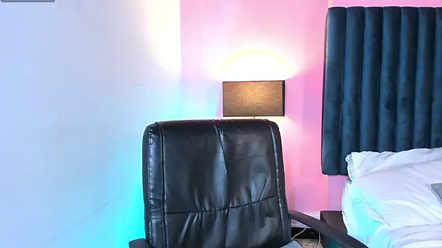 Snapshot of Lily_Miiller chatting on February 2025 11:12:01 PM Lily Miiller online show from February 2025 11:12:01 PM