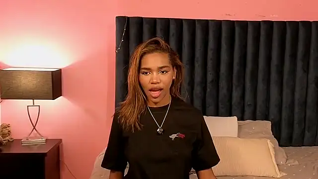 Snapshot of Lily_Miiller chatting on September 2025 09:59:02 PM Lily Miiller online show from September 2025 09:59:02 PM