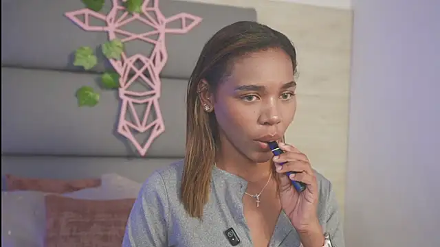 Snapshot of Lily_Miiller chatting on November 2025 08:40:01 PM Lily Miiller online show from November 2025 08:40:01 PM