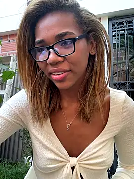 Snapshot of Lily_Miiller chatting on December 2025 07:07:02 PM Lily Miiller online show from December 2025 07:07:02 PM