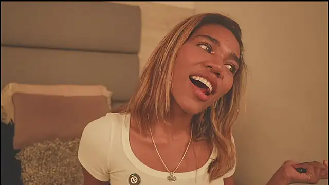 Snapshot of Lily_Miiller chatting on February 2026 08:04:02 PM Lily Miiller online show from February 2026 08:04:02 PM