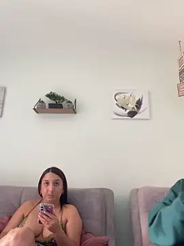 Snapshot of Nickiiiii chatting on February 2025 06:35:01 PM Nickiiiii online show from February 2025 06:35:01 PM