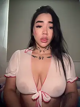 Snapshot of Nickiiiii chatting on September 2025 08:42:01 PM Nickiiiii online show from September 2025 08:42:01 PM