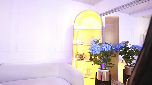 Snapshot of elasummer chatting on January 2026 12:22:02 PM elasummer online show from January 2026 12:22:02 PM