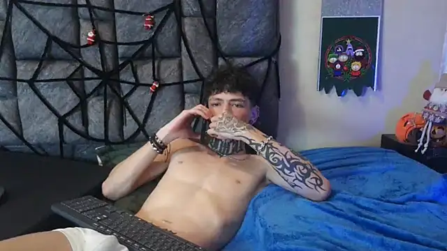 Snapshot of Dan_brownn chatting on December 2024 10:06:01 PM Dan brownn online show from December 2024 10:06:01 PM