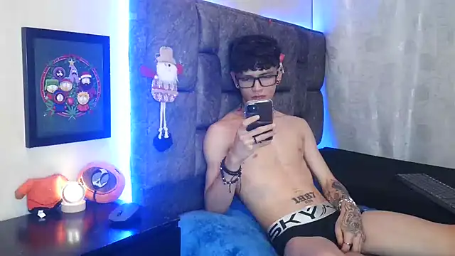 Snapshot of Dan_brownn chatting on December 2024 03:06:01 AM Dan brownn online show from December 2024 03:06:01 AM