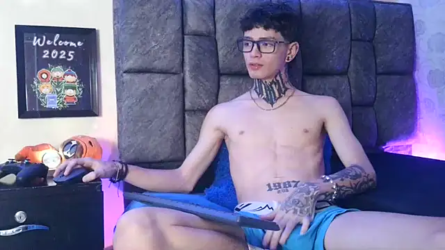 Snapshot of Dan_brownn chatting on January 2025 07:13:02 PM Dan brownn online show from January 2025 07:13:02 PM