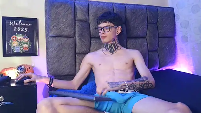 Snapshot of Dan_brownn chatting on January 2025 06:48:01 PM Dan brownn online show from January 2025 06:48:01 PM