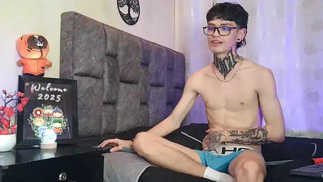 Snapshot of Dan_brownn chatting on February 2025 08:23:02 PM Dan brownn online show from February 2025 08:23:02 PM