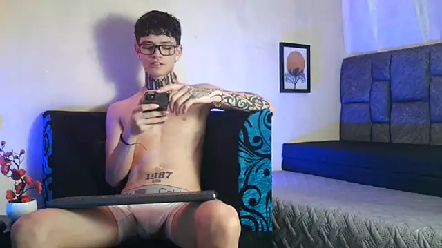 Snapshot of Dan_brownn chatting on March 2025 05:59:02 PM Dan brownn online show from March 2025 05:59:02 PM