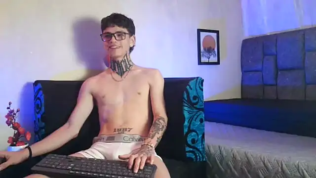 Snapshot of Dan_brownn chatting on March 2025 09:05:02 PM Dan brownn online show from March 2025 09:05:02 PM