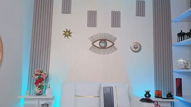 EMILY ROUSSE71 online show from June 2026 08:11:01 PM