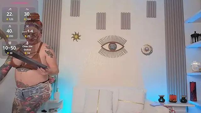 EMILY ROUSSE71 online show from June 2026 10:47:02 PM