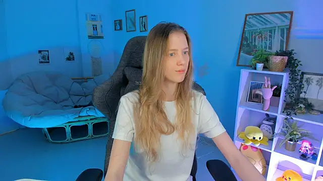 Sharon Evansi online show from March 2025 06:21:02 PM