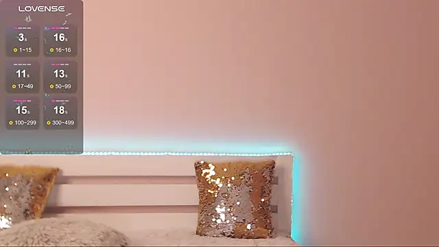 Snapshot of AureliaNoir_ chatting on December 2024 08:13:01 PM AureliaNoir online show from December 2024 08:13:01 PM