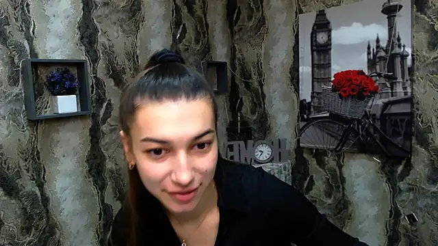 Snapshot of KarolinaRosse_ chatting on January 2025 07:03:01 AM KarolinaRosse online show from January 2025 07:03:01 AM