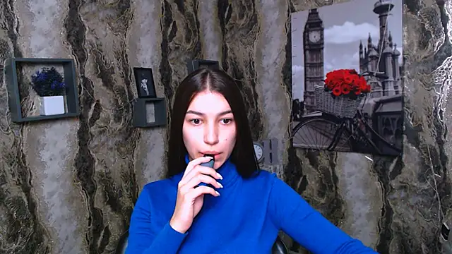 Snapshot of KarolinaRosse_ chatting on January 2025 07:04:01 AM KarolinaRosse online show from January 2025 07:04:01 AM