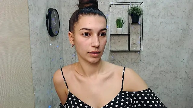 Snapshot of KarolinaRosse_ chatting on January 2025 01:28:01 PM KarolinaRosse online show from January 2025 01:28:01 PM
