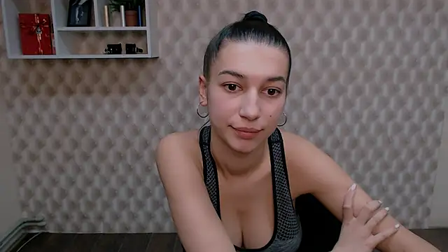 Snapshot of KarolinaRosse_ chatting on January 2025 01:14:02 PM KarolinaRosse online show from January 2025 01:14:02 PM