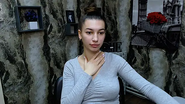 Snapshot of KarolinaRosse_ chatting on January 2025 06:26:01 AM KarolinaRosse online show from January 2025 06:26:01 AM