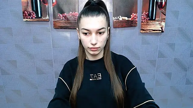 Snapshot of KarolinaRosse_ chatting on January 2025 07:08:02 AM KarolinaRosse online show from January 2025 07:08:02 AM