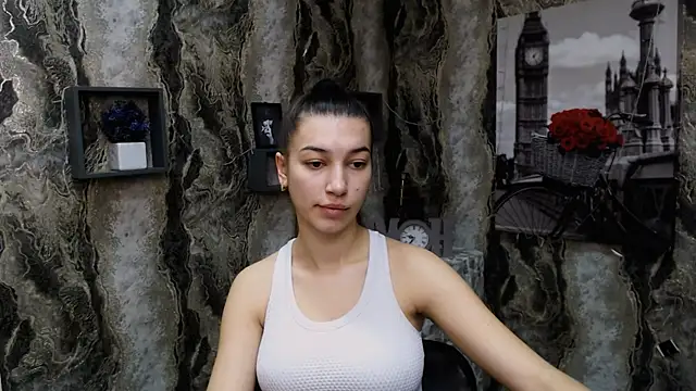 Snapshot of KarolinaRosse_ chatting on January 2025 06:59:02 AM KarolinaRosse online show from January 2025 06:59:02 AM