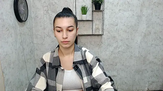 Snapshot of KarolinaRosse_ chatting on January 2025 07:04:02 AM KarolinaRosse online show from January 2025 07:04:02 AM