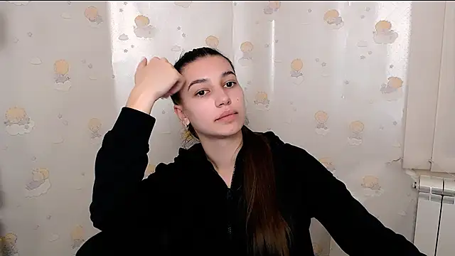 Snapshot of KarolinaRosse_ chatting on February 2025 10:00:01 AM KarolinaRosse online show from February 2025 10:00:01 AM