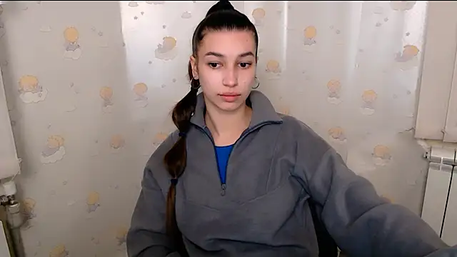 Snapshot of KarolinaRosse_ chatting on February 2025 07:04:02 AM KarolinaRosse online show from February 2025 07:04:02 AM