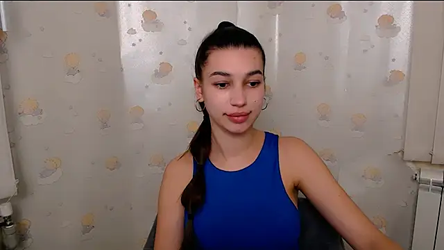 Snapshot of KarolinaRosse_ chatting on February 2025 10:07:02 AM KarolinaRosse online show from February 2025 10:07:02 AM