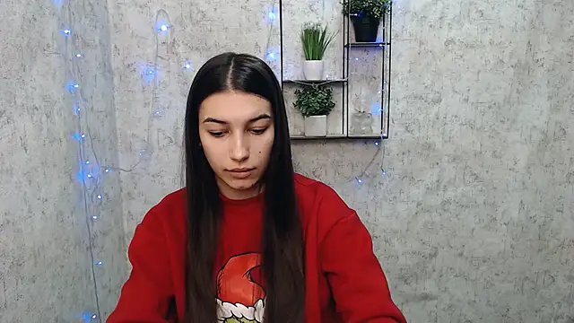 Snapshot of KarolinaRosse_ chatting on February 2025 06:54:01 AM KarolinaRosse online show from February 2025 06:54:01 AM