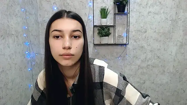 Snapshot of KarolinaRosse_ chatting on February 2025 06:42:02 AM KarolinaRosse online show from February 2025 06:42:02 AM