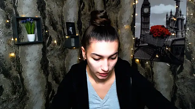 Snapshot of KarolinaRosse_ chatting on February 2025 10:49:02 AM KarolinaRosse online show from February 2025 10:49:02 AM