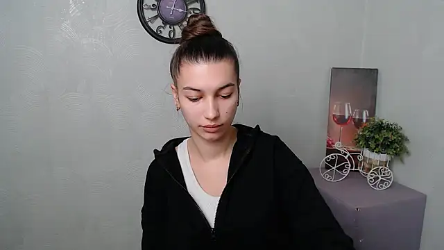 Snapshot of KarolinaRosse_ chatting on February 2025 10:12:01 AM KarolinaRosse online show from February 2025 10:12:01 AM